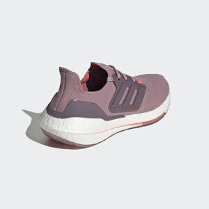 Adidas Women's Mauve Athletic Sneakers
